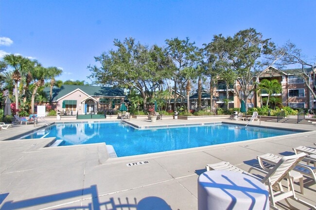 Building Photo - 7667 N Wickham Rd