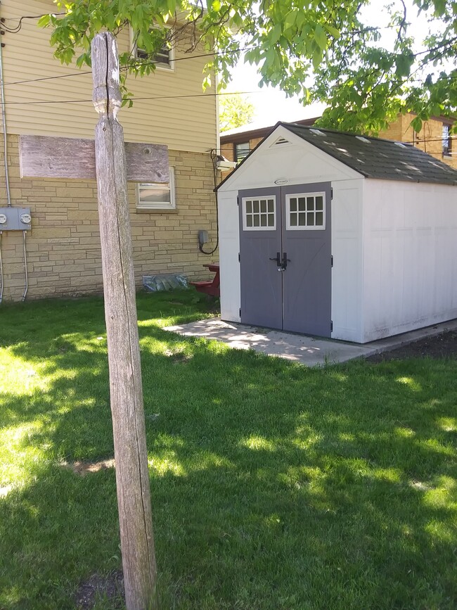 Part of back yard and shedy - 10118 W Montana Ave