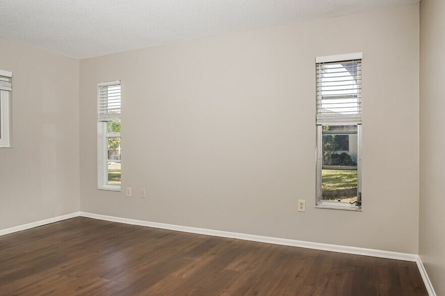 Building Photo - 4248 Dryden Cir