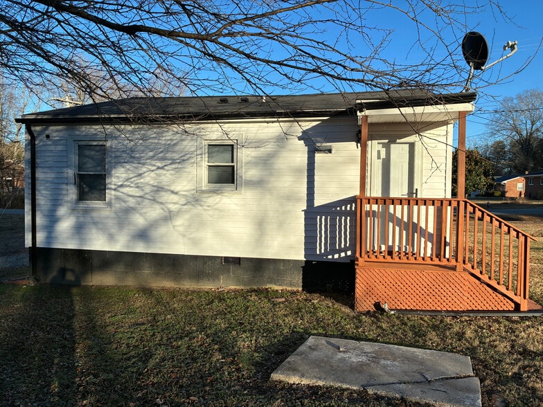 Building Photo - Room in House on Morgantown Rd