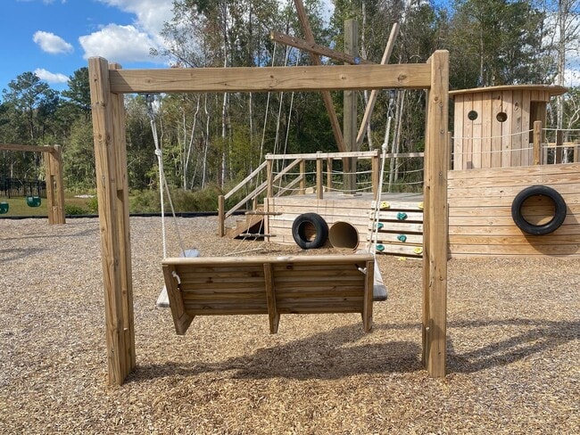 Building Photo - 303 Windmill Dr