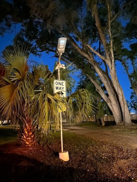 Building Photo - 742 Parklawn Ct