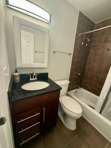 Building Photo - 4213 Clark Ave