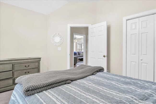 Building Photo - 38 Castle Bay Dr