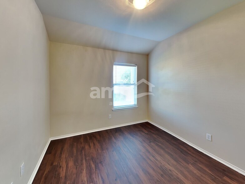 Building Photo - 9053 Weller Ln