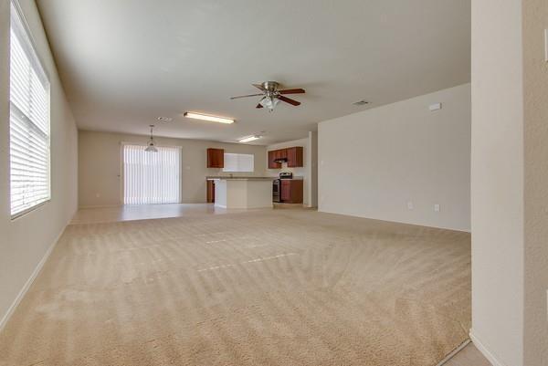 Building Photo - 621 Woodpecker Ln