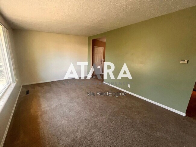 Building Photo - 618 W Anderson Ave