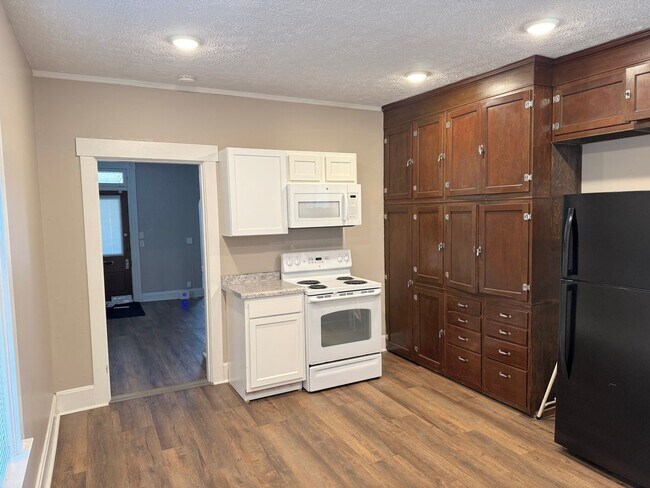 Building Photo - 3 Bedroom Home in Downtown Hamilton