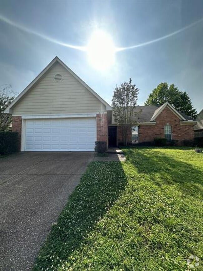 Building Photo - Charming 3-Bedroom Home in Cordova – Styli...