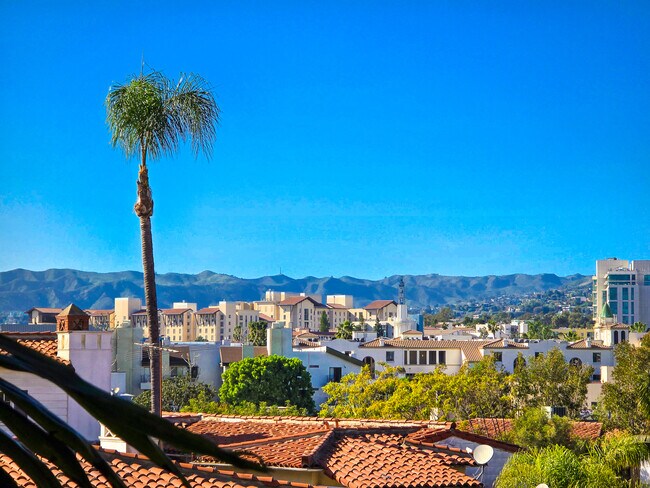 Building Photo - 10795 Wilshire Blvd