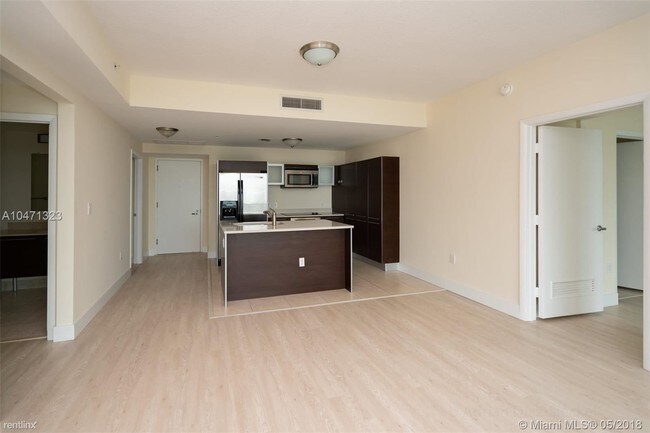 Building Photo - 2 br, 2.5 bath  - 1900 N Bayshore Dr # 3