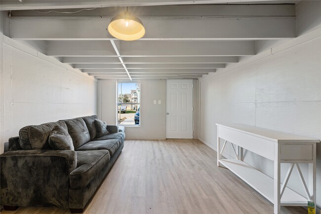 Building Photo - 6911 Avenue O