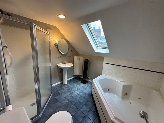 Building Photo - Collins Ave 241-243 MLR