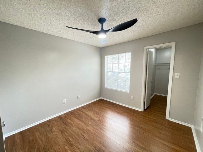 Building Photo - 2 Bed / 1 Bath Condo in Gated Comm. In Altamonte Springs. Available Now!