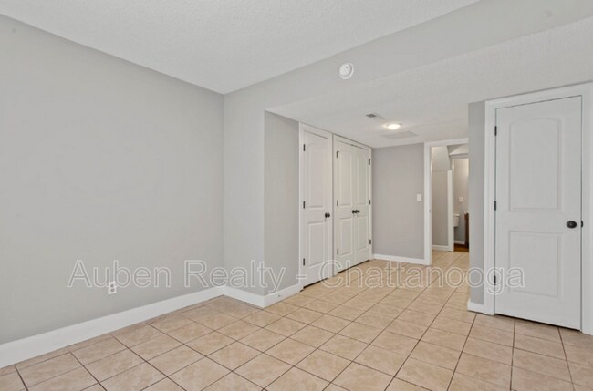Building Photo - 7167 Holland Ln