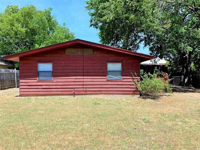 Building Photo - 2906 NW Euclid Ave