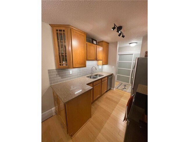 Building Photo - 907 Coulee Rd