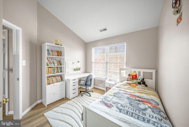 Building Photo - 6340 Cullen Pl