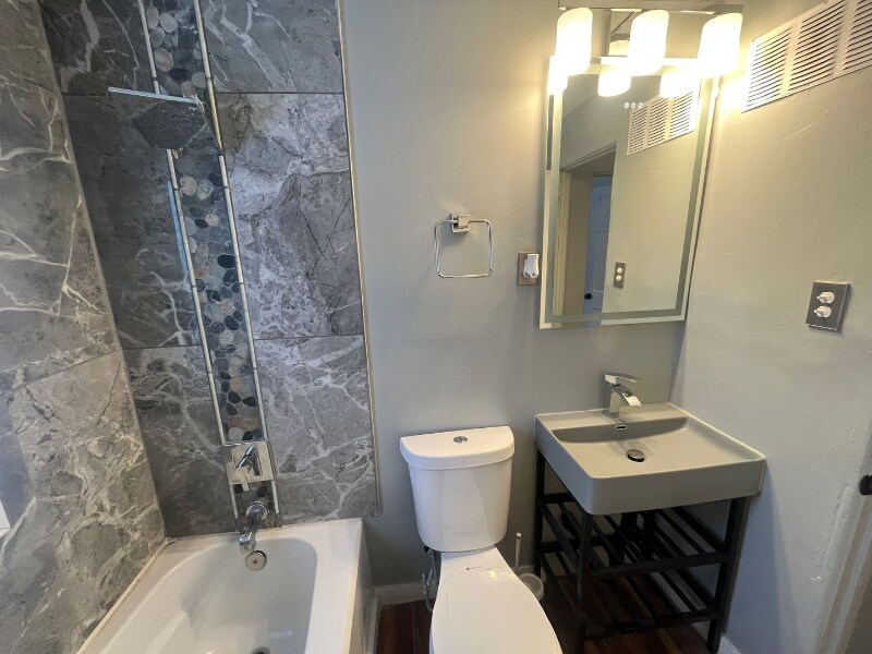 Building Photo - 2505 Crescent Ave