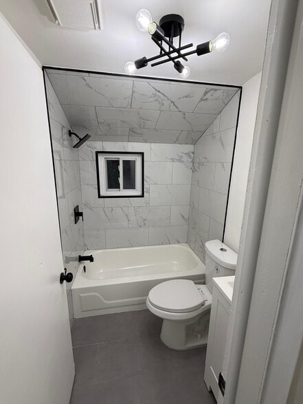 Building Photo - 630 Church St