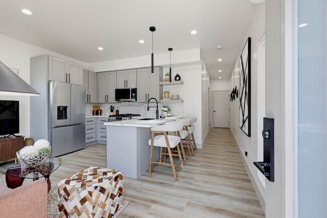 Building Photo - 426-426 Arbor Dr