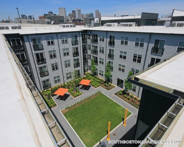 Building Photo - 320 D St
