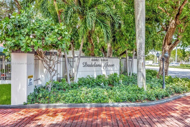 Primary Photo - 6890 N Kendall Dr