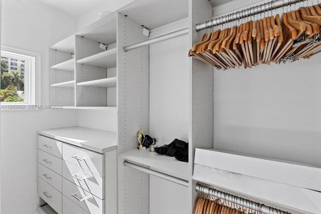 Building Photo - 5 Coconut Ln