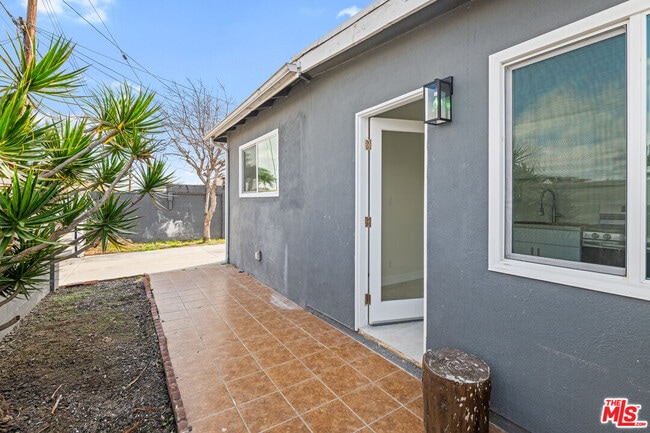 Building Photo - 14808 S Condon Ave