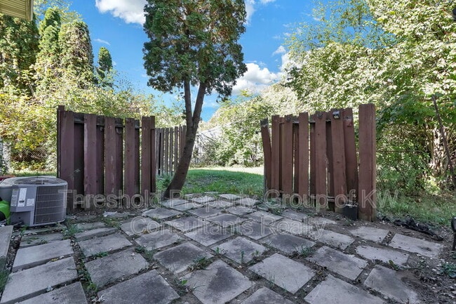 Building Photo - 3490 Clarkston Ave