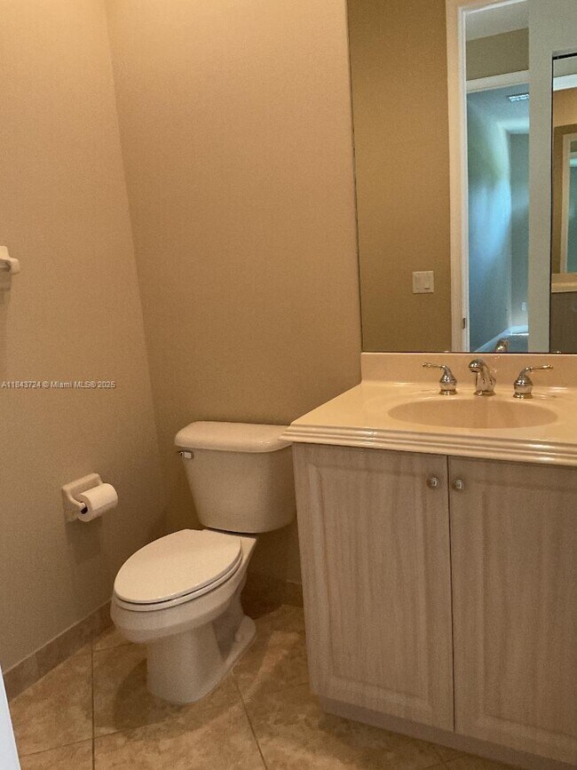 Building Photo - 9329 Via Grande W