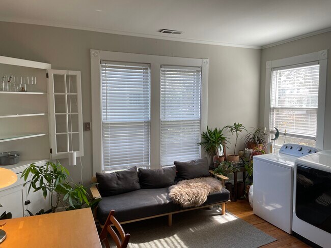 Building Photo - 511 Cleveland St