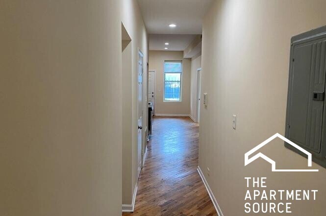 Building Photo - 2300 S Ridgeway Ave