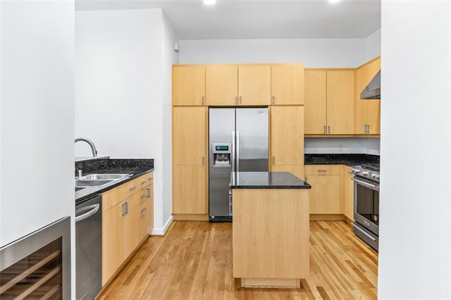 Building Photo - 4022 Travis St