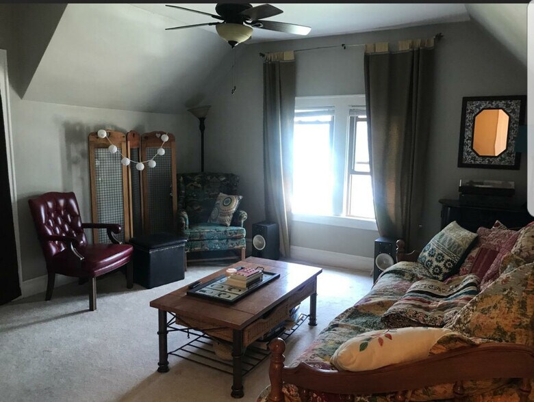 Ceiling fan and light - 1833 N 56th St