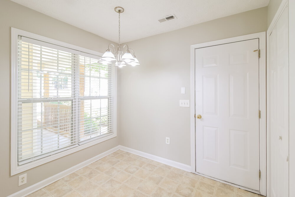 Building Photo - 180 Lake Cove Approach