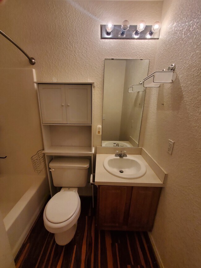 Building Photo - 9200 Checkerbloom Dr