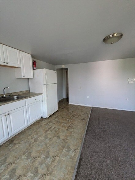 Building Photo - 447 Hays Ave