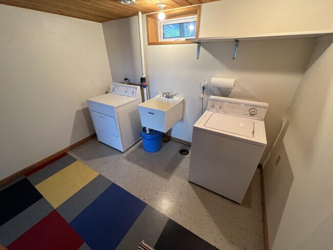 Building Photo - 29366 Pine Ridge Rd