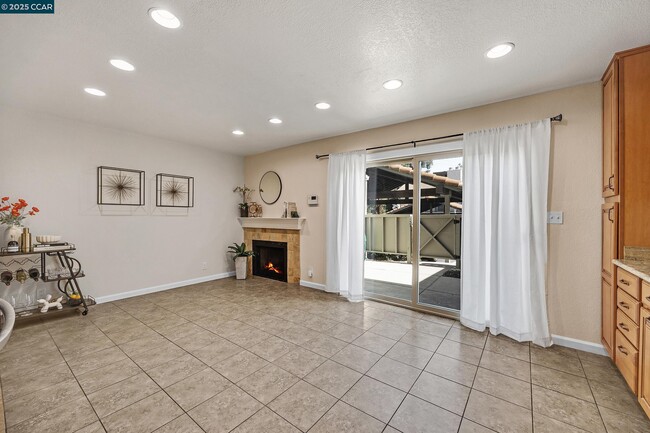 Building Photo - 1668 Parkside Dr