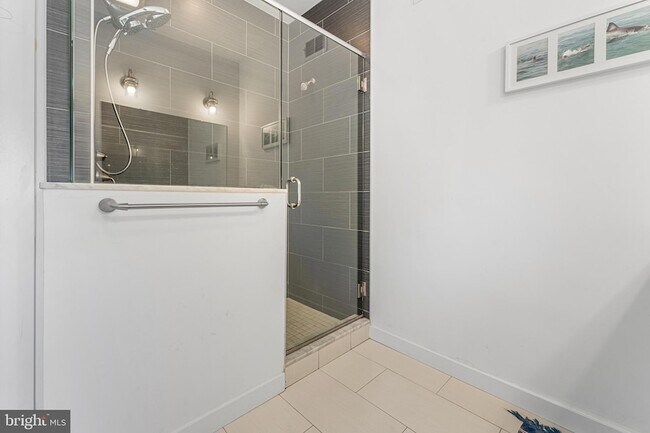 Building Photo - 2013 E York St