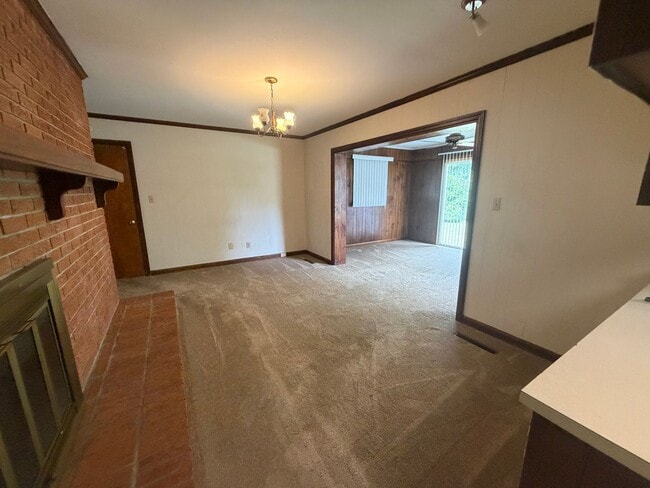 Building Photo - 215 Lesesne Dr