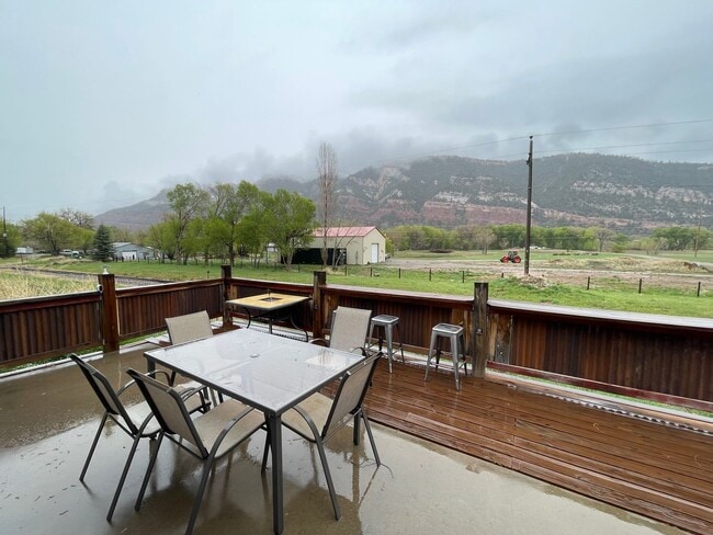 Building Photo - Spacious Single Level Ranch Style 4 Bed 2 ...
