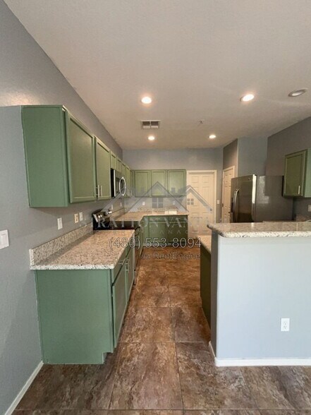 Building Photo - 1426 N 81st Dr