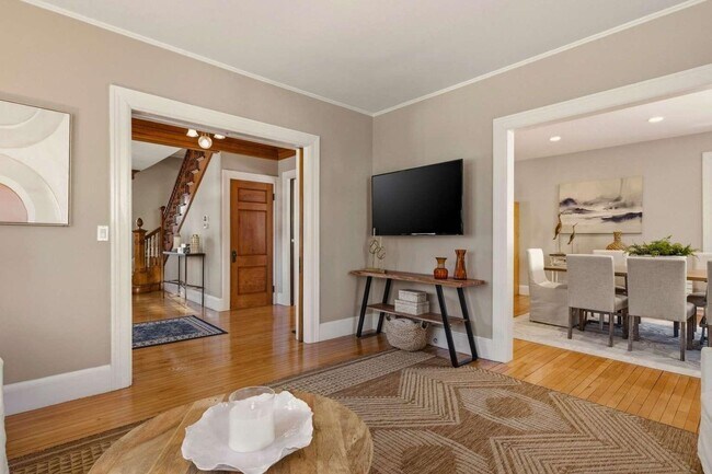 Building Photo - 115 Court St