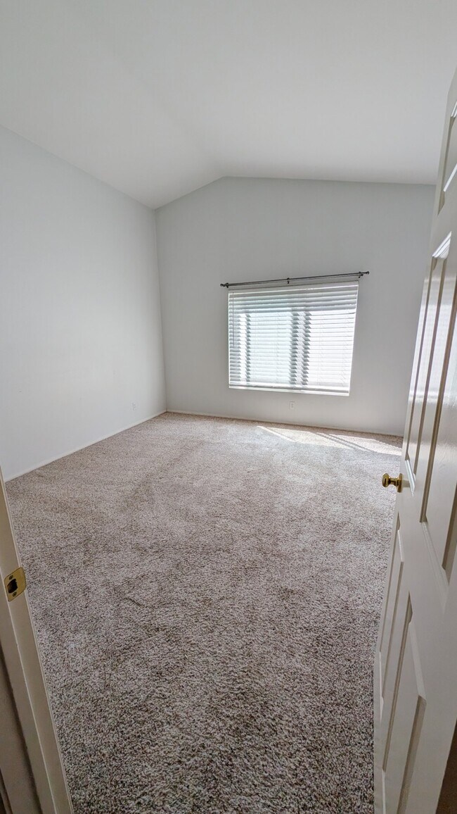 Building Photo - 11055 Kika Ct