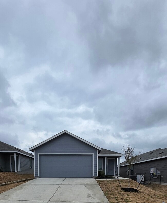 Building Photo - 115 Kings Row Ln