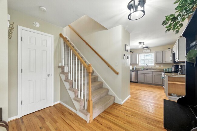 Building Photo - 5900 Montpelier Dr