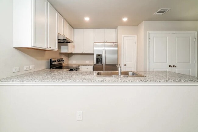 Building Photo - 172 Pasadena Pl