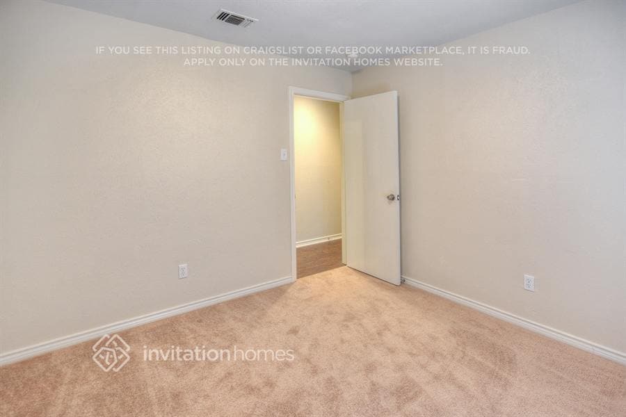 Building Photo - 1711 St James Dr